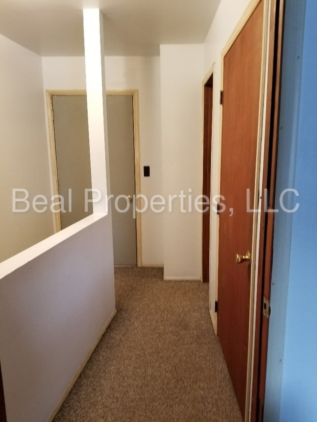 Building Photo - 1 Bedroom Available NOW in Downtown Monroe