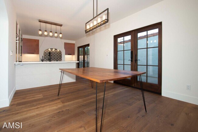 Foto del edificio - 5 br, 3.5 bath House - 195 N California Ave