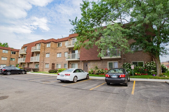 Building Photo - 701 W Central Rd