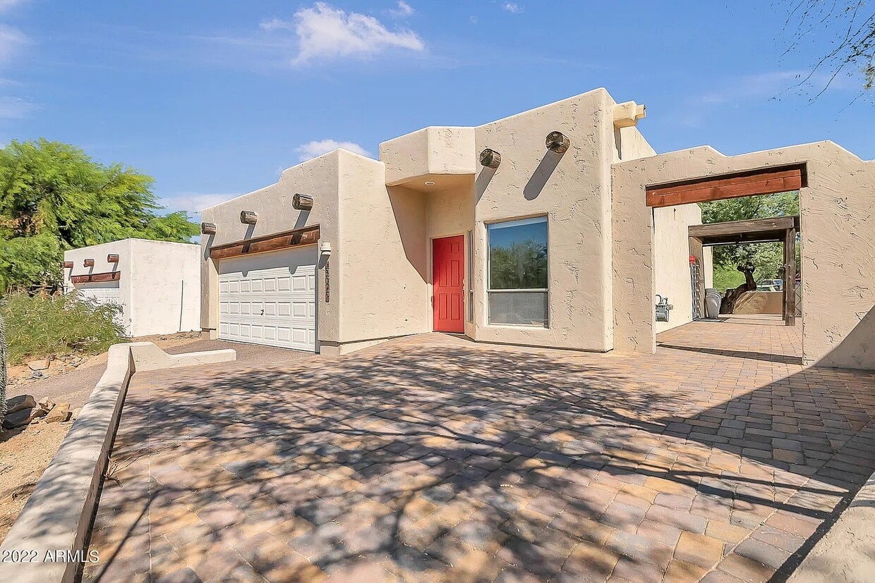 Front Patio - 39013 N Habitat Cir