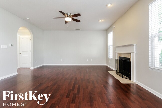 Building Photo - 15526 Farmland Ct