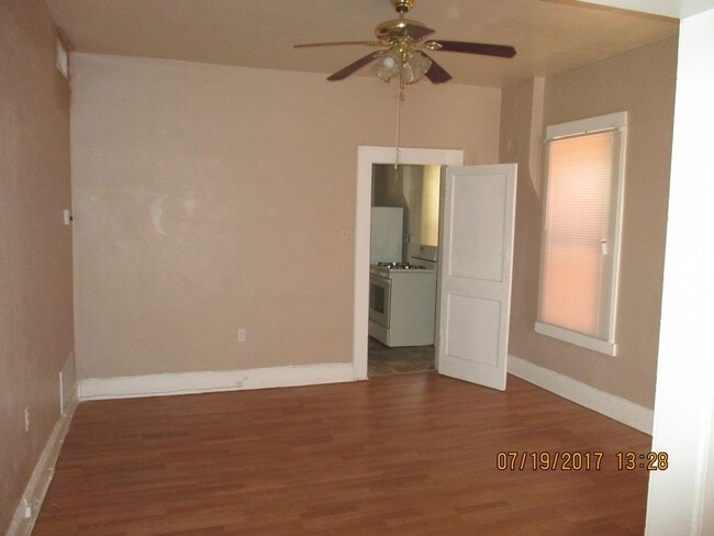 Building Photo - 1307 E California Ave