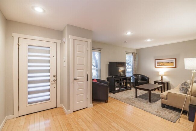 Foto del edificio - 3214 Clawson Rd