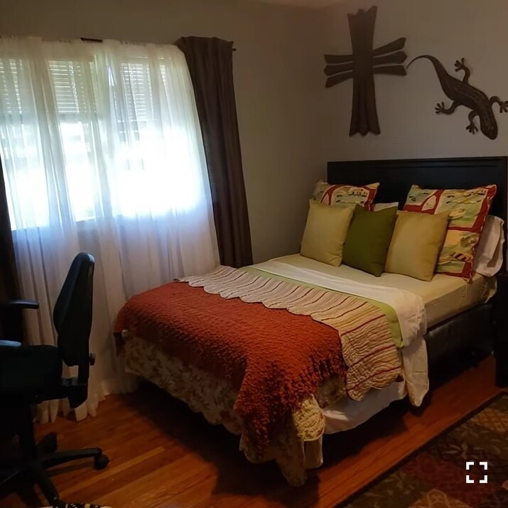 Foto principal - 4588 Hopewell Rd