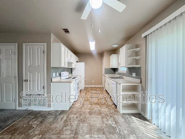 Building Photo - 105 E 15th Ave