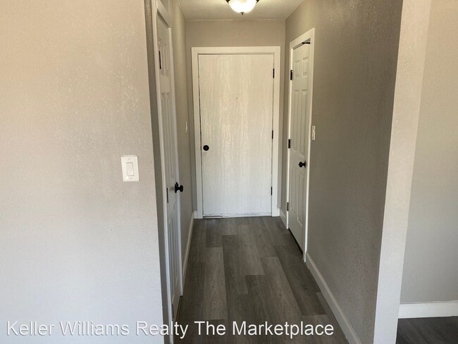 Foto del edificio - 3 br, 2 bath House - 4416 E. Wyoming Avenue