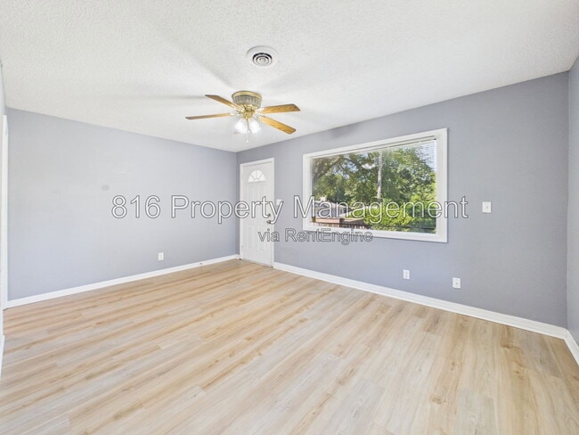 Building Photo - 5935 Cypress Pl