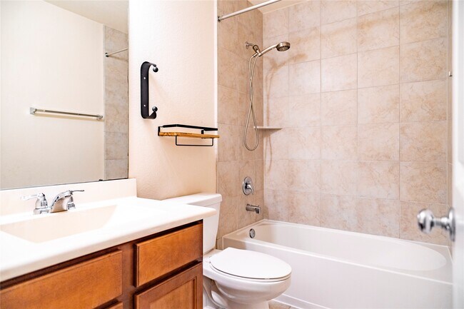 Foto del edificio - 7115 Ironwood Forest Dr