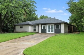 Building Photo - 2946 Ridgewood Dr