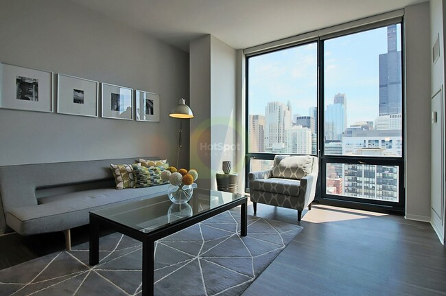 Foto del edificio - 785 W Adams St