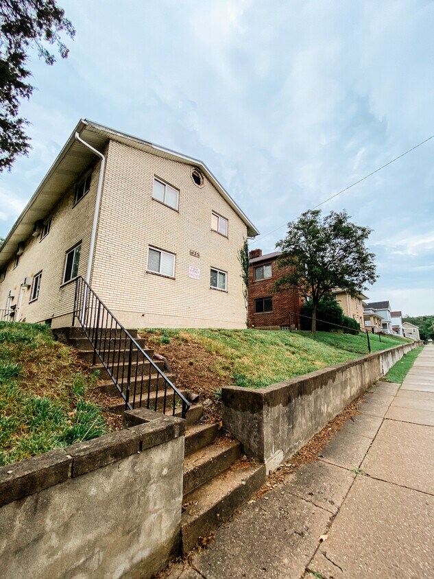 Foto principal - 435 Irving Ave