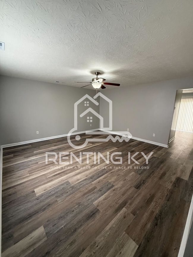 Building Photo - Newly Renovated 2-Bed, 1.5-Bath Townhouse!