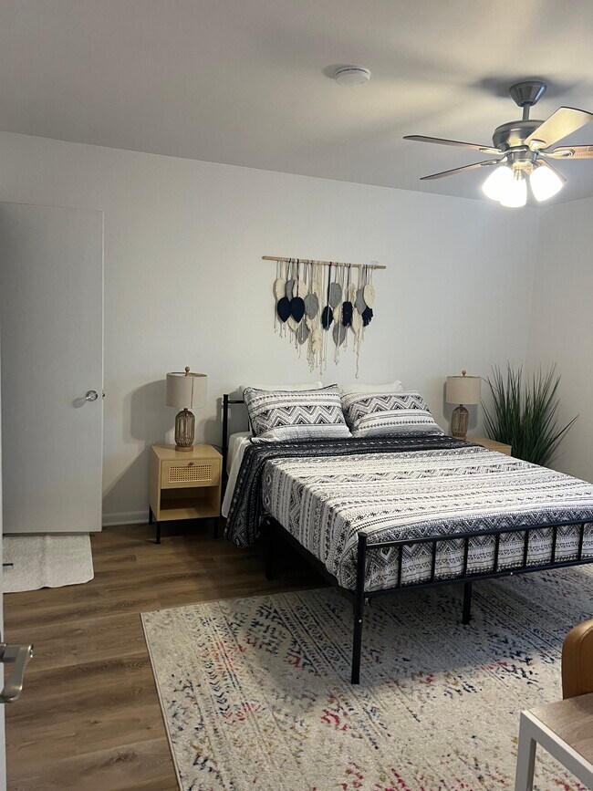 Foto del edificio - 2530 Rolling View Dr SE