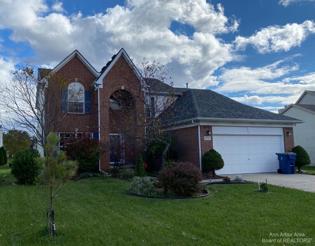 Foto principal - 5727 Sunrise Dr