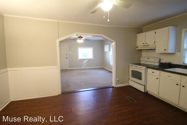 Building Photo - 2 br, 1 bath House - 441 Pineview Road