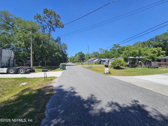 Building Photo - 12716 Deeder Ln