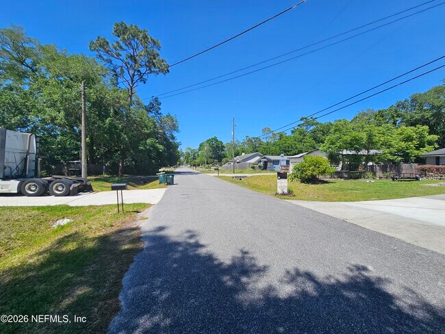 Foto del edificio - 12716 Deeder Ln