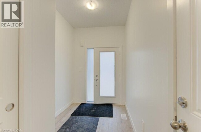 Building Photo - 29 Oak Frst Cmn