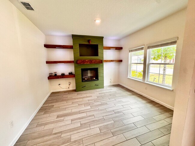 Foto del edificio - 7378 Rock Brook Dr