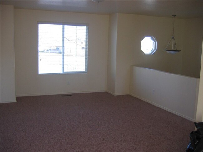 Foto del edificio - 2733 S Bluff Rd