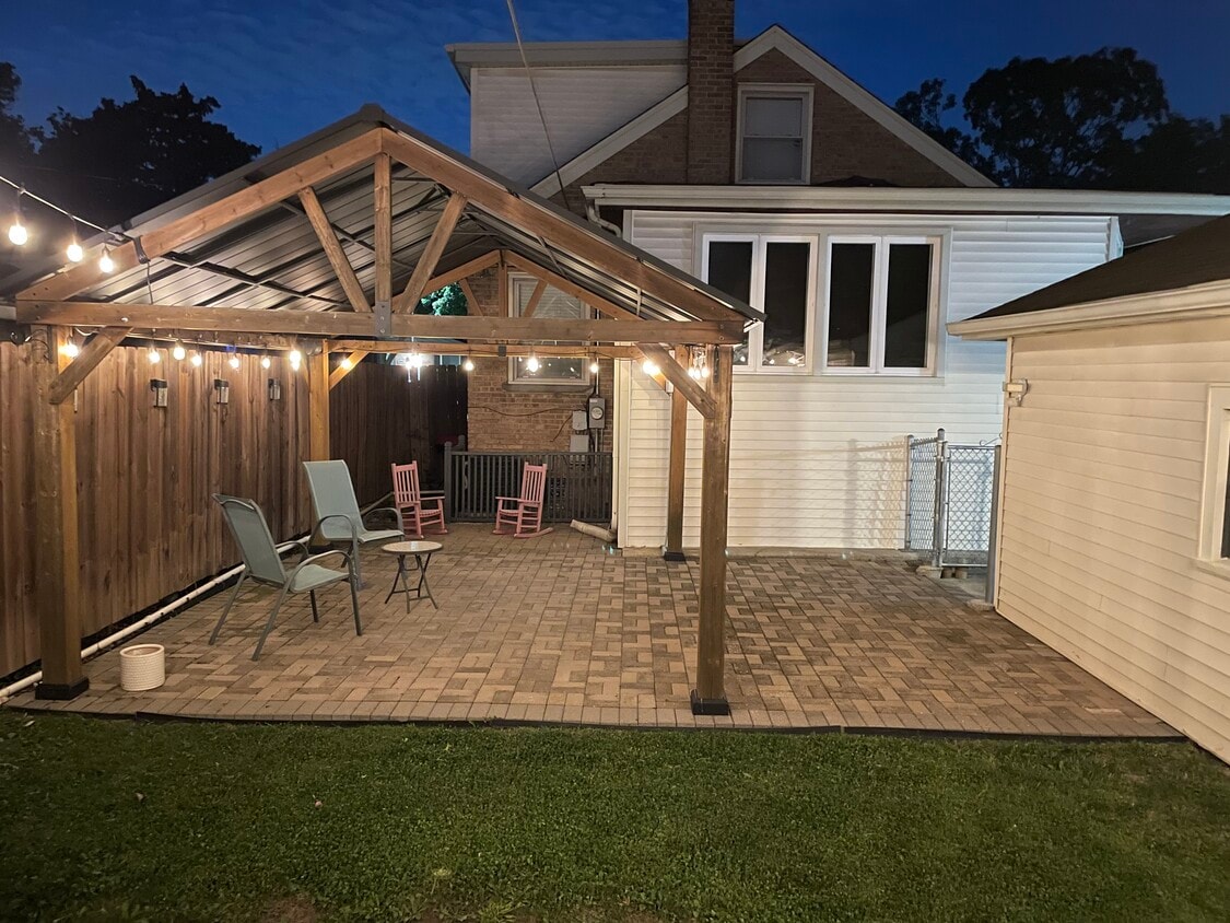 Foto principal - 2244 Elizabeth Dr