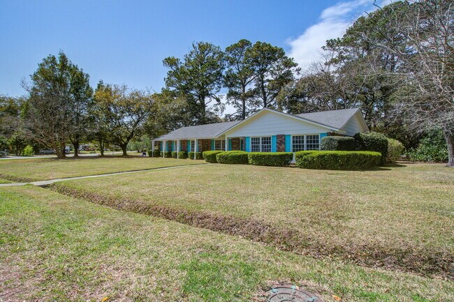 Foto del edificio - 1805 Chelwood Cir