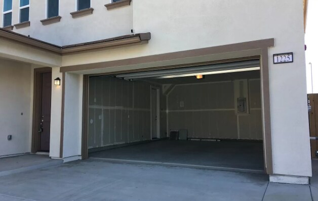 Building Photo - 1225 Rosales Ln