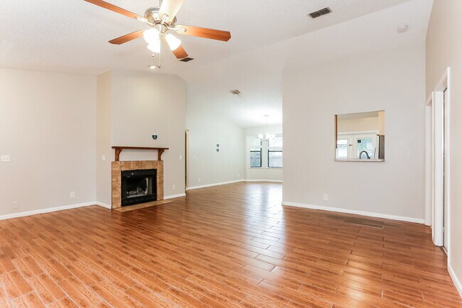 Foto del edificio - 4220 Penneykamp Rd