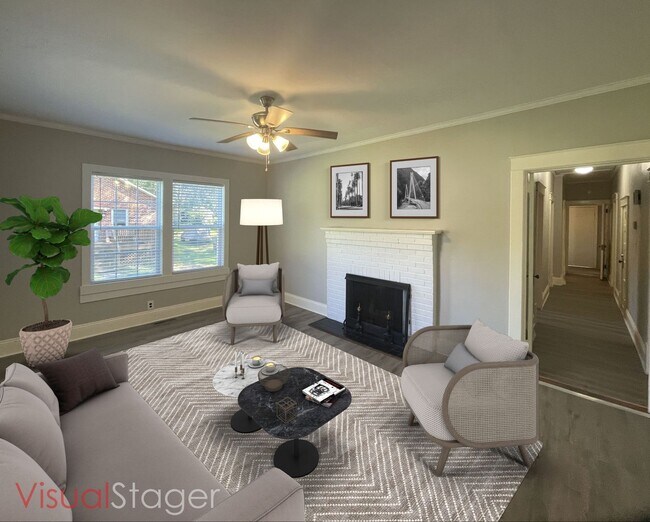 Foto del edificio - Large 3 bedroom 2 bathroom house with office available