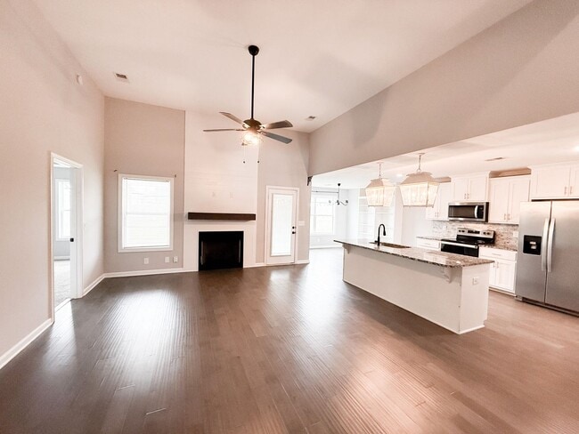 Foto del edificio - 3 Bedroom 3 Bathrooms located on a Cul De ...