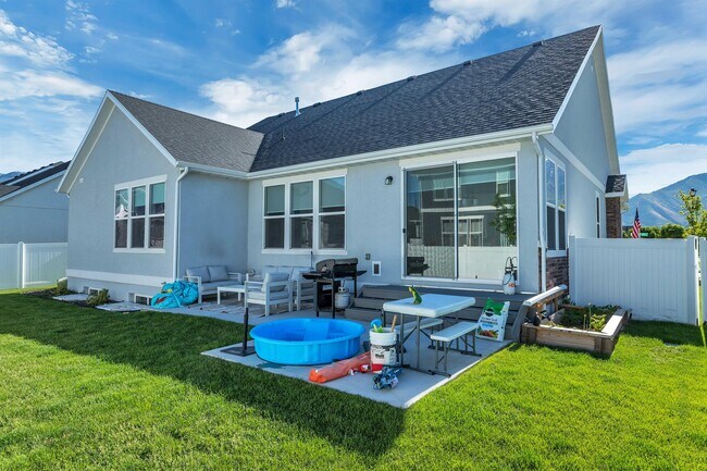 Building Photo - 1088 Butterfly Dr