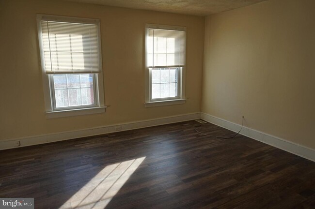 Building Photo - 313 Penn St