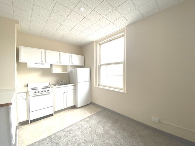 Interior Photo - 1233 Marshall / 1222-36 Cass