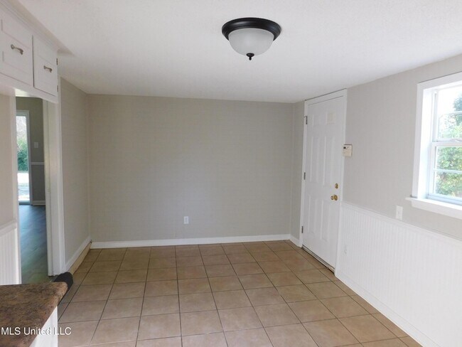 Foto del edificio - 6510 Heather Rd