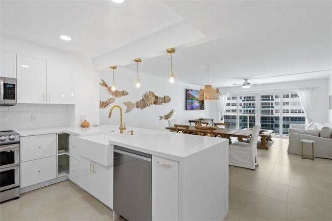 Building Photo - 3500 Galt Ocean Dr