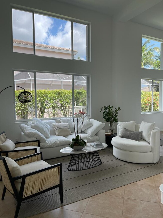 Foto del edificio - 4600 Mariners Cove Dr