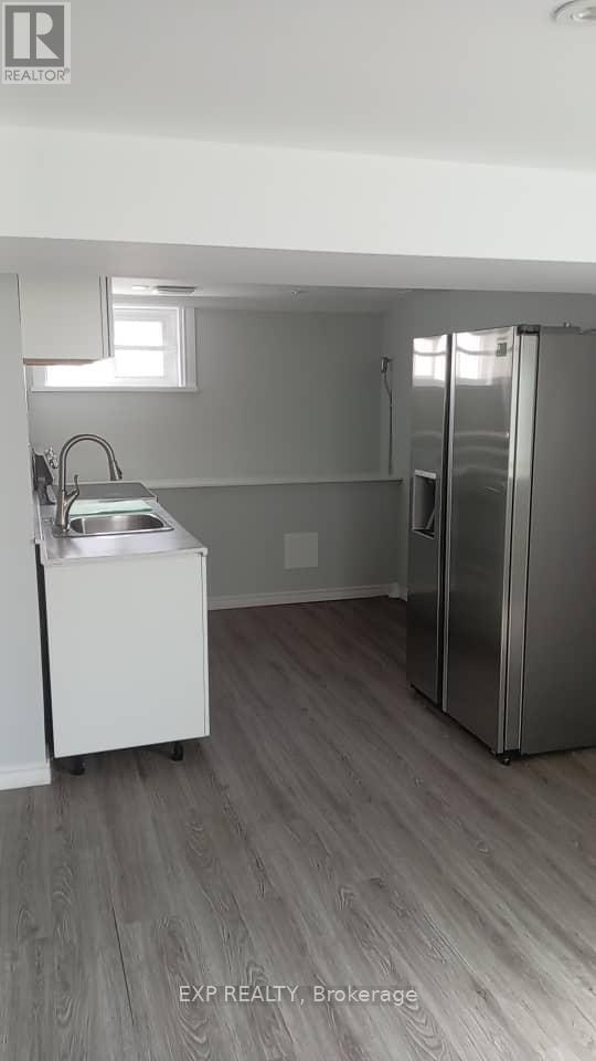 Building Photo - 631 Crerar Ave