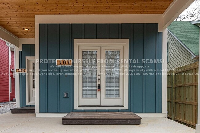 Photo - 101 S Hill Ave House