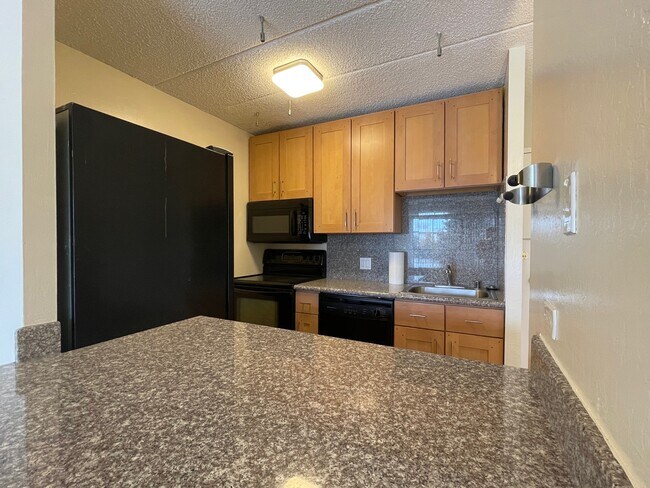 Building Photo - 1700 Civic Center Dr