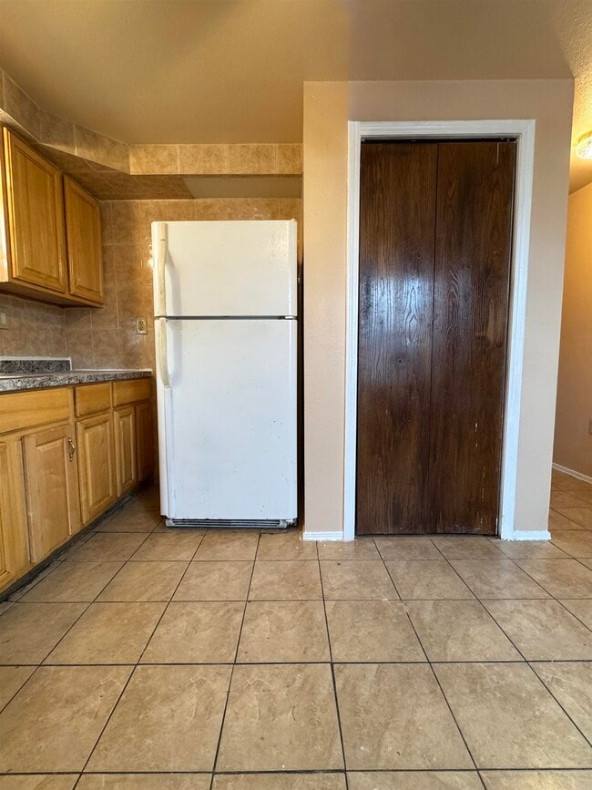 Building Photo - 391 PACIFIC Ave