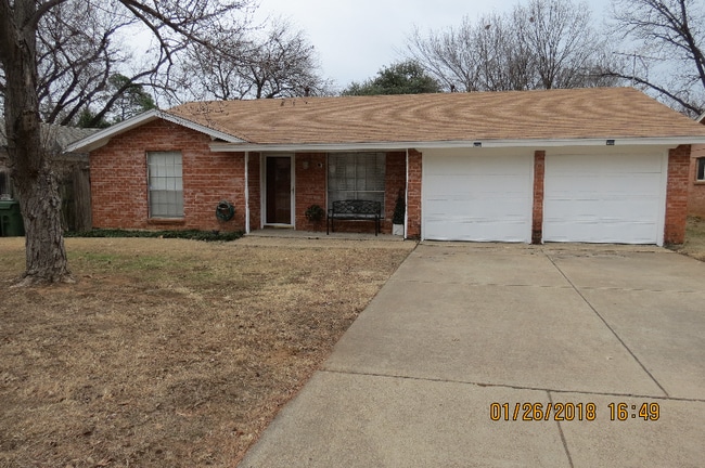 Photo - 1102 Wildwood Dr House