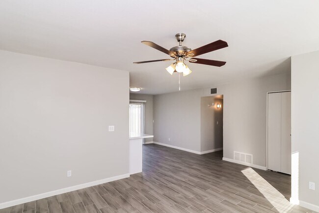 Foto del edificio - 2130 W Danbury Road