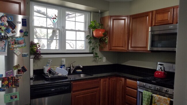 kitchen - 3817 Keller Ave