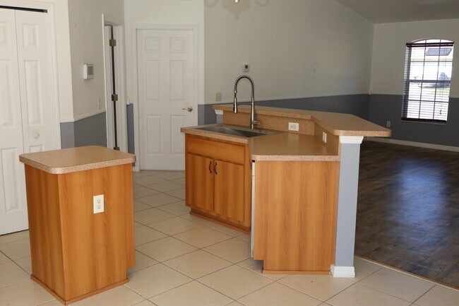 Building Photo - 2160 SW 158th St Rd