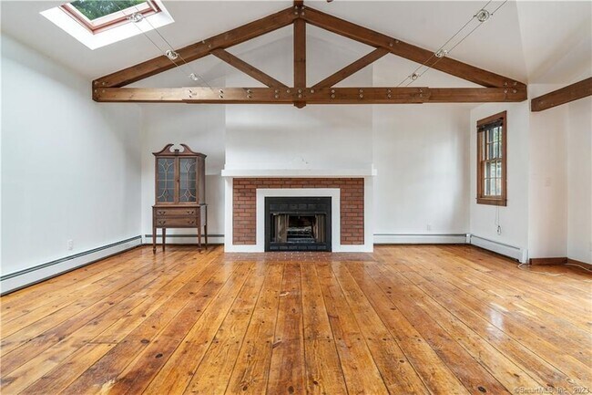 Foto del edificio - 239 Bradley St