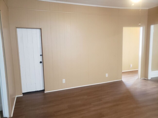 Foto del edificio - Inviting 3-Bedroom Residence with Modern A...