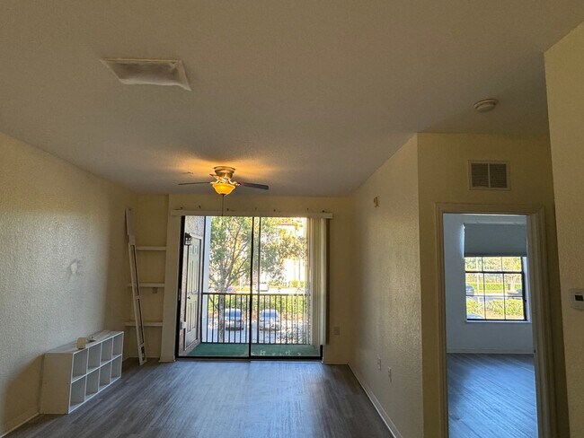 Building Photo - 1 bed 1 bath condo in metrowest