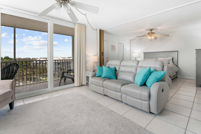 Foto del edificio - 5500 Bonita Beach Rd SW