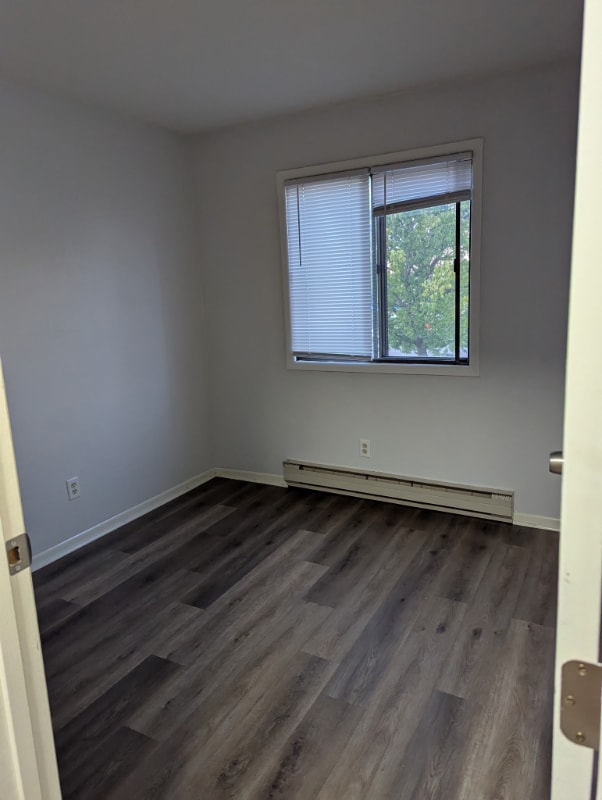 Building Photo - 300 Hopp Ave