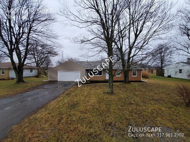 Building Photo - Beautiful 3 bed/1 bath ranch w/ attached g...